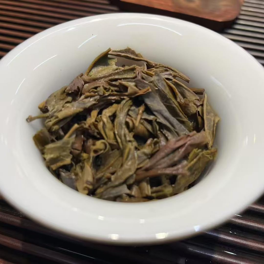 2000 Banzhang Wild Ancient-Tree Da Bai Cai Raw Pu-erh, 357g