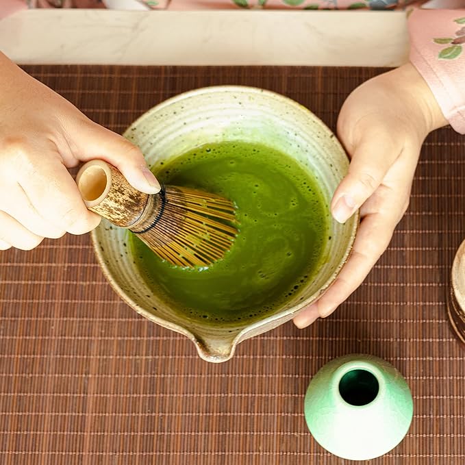 Elitea Matcha Green Tea Bowl Chawan with Spout Pottery Clay Large