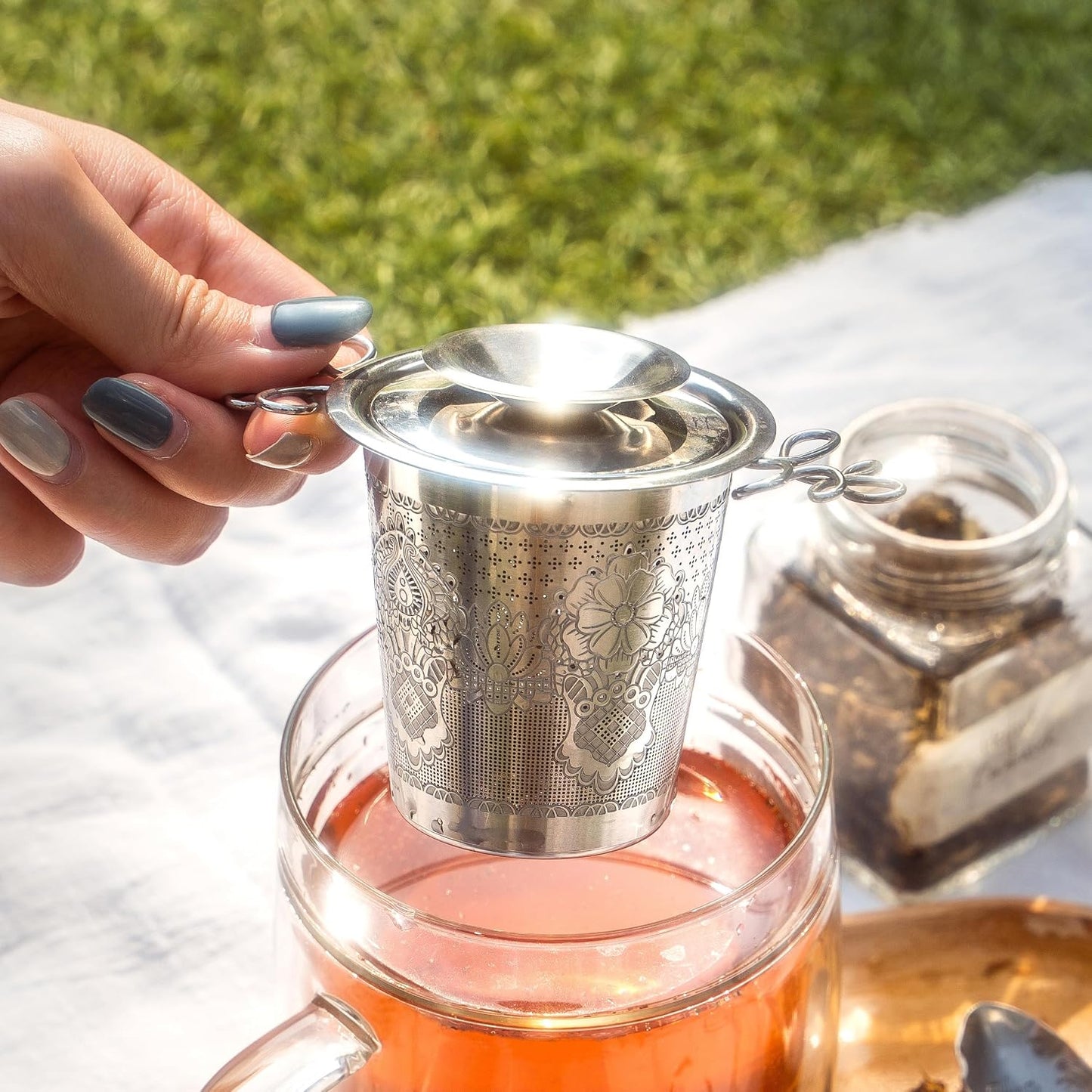 Luxury Tea Strainer Basket Gift Set - Gold Plated Infuser with Engraved Floral Motifs, Crystal Accent Chain for Loose Leaf Tea, Fine Mesh Filter & Ergonomic Handle