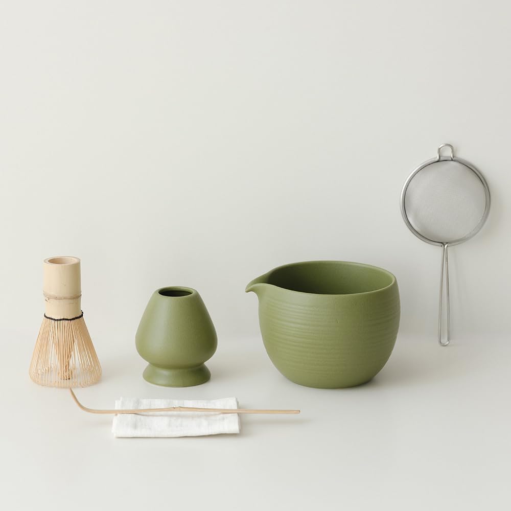 WENSHUO Matcha Whisk Set, Ceramic Matcha Bowl with Spout, Green,5-Pc | Matcha kit includes 20 oz bowl, 100-prong bamboo whisk, holder, and scoop. High walls and curved spout help prevent spills.