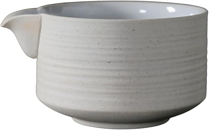 Matcha Bowl 500 ml for Traditional Japanese Chawan, with Pouring Spout, Shiny Glaze, Handmade Tea Ceremony Bowl for Matcha Latte