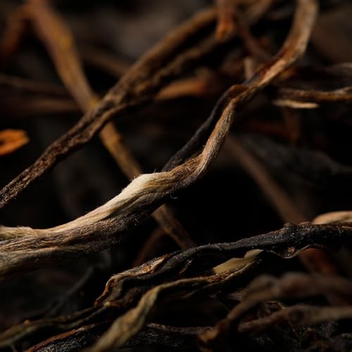 2019 Yiwu Raw Pu-erh Tea Cake – 357g / 12.6oz – Ancient Tree, Sweet & Smooth, Aged & Elegant, 易武 普洱生茶