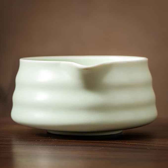 Handcrafted Japanese Matcha Bowl with Spout - Earthenware Chawan for Tea Lovers, 13x13x5cm, White
