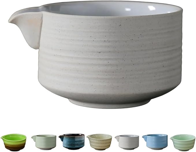 Matcha Bowl 500 ml for Traditional Japanese Chawan, with Pouring Spout, Shiny Glaze, Handmade Tea Ceremony Bowl for Matcha Latte