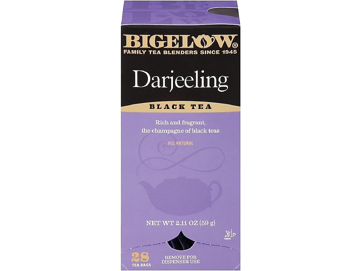 Bigelow Darjeeling Blend Tea 28-Count Box Full Caffeine Premium Black Tea Bold and Antioxidant-Rich Full Caffeine Black Tea in Foil-Wrapped Bags