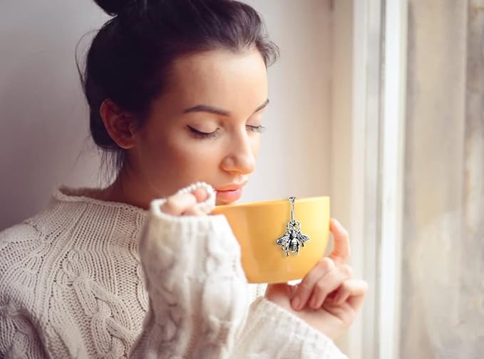 2pcs TeaSanavie Tea Infuser，Loose Tea Steeper Couple Handmade Honey Bee & Butterfly Tea Strainers for Loose Tea