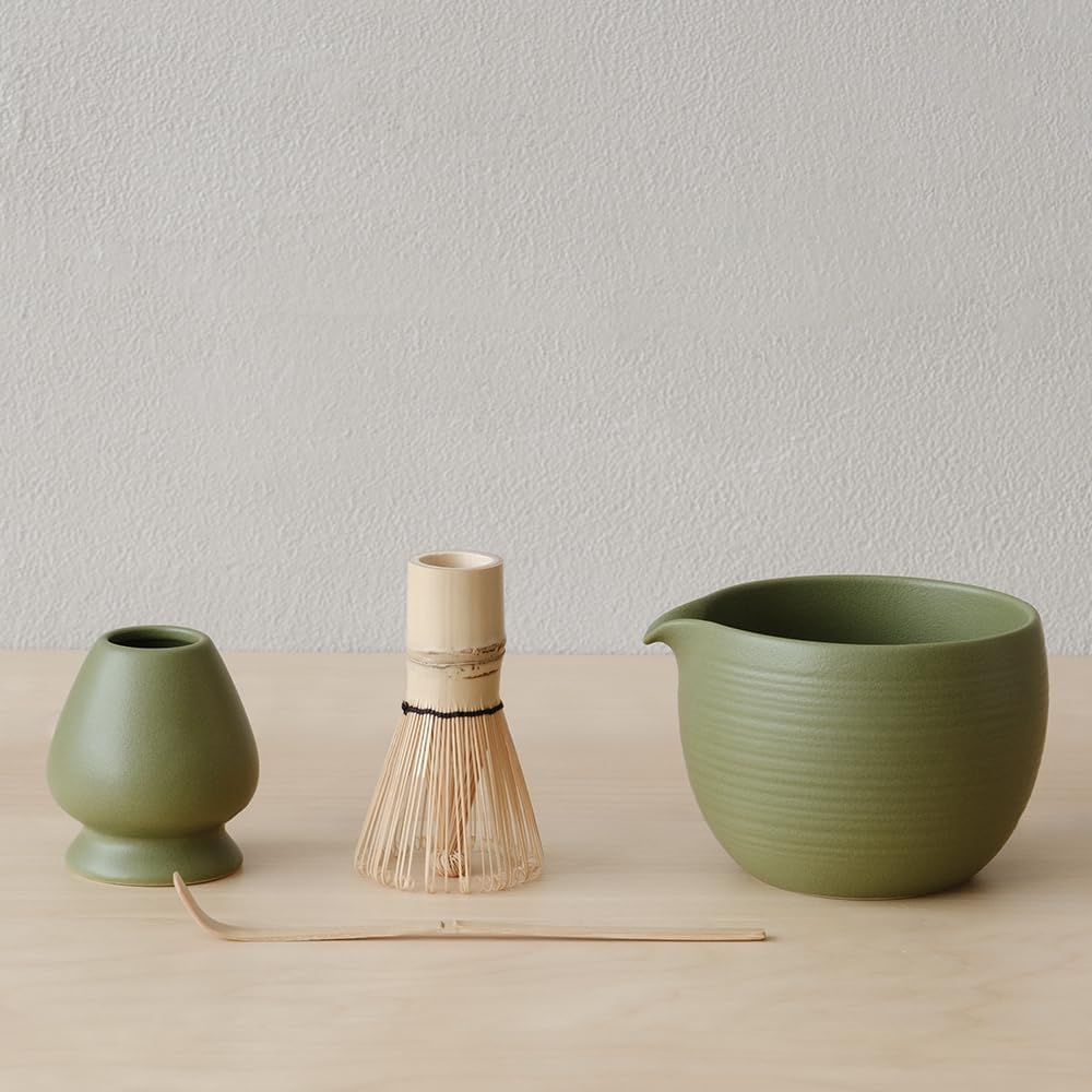 WENSHUO Matcha Whisk Set, Ceramic Matcha Bowl with Spout, Green,5-Pc | Matcha kit includes 20 oz bowl, 100-prong bamboo whisk, holder, and scoop. High walls and curved spout help prevent spills.