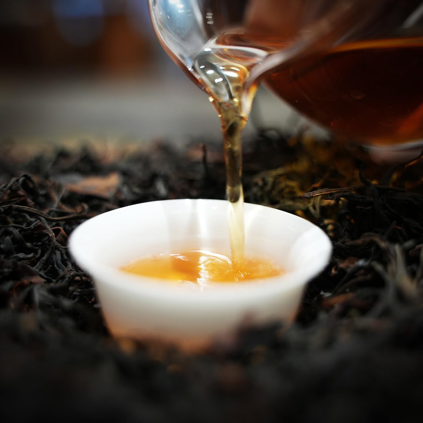 LIUXIA CHA Yunnan Black Tea (Dian Hong), Ancient Tree Chinese Loose Leaf Tea, Spring Harvest, Honey and Malt Aroma, Low Caffeine, 12 Individually Sealed 8g Pouches, 3.4 oz