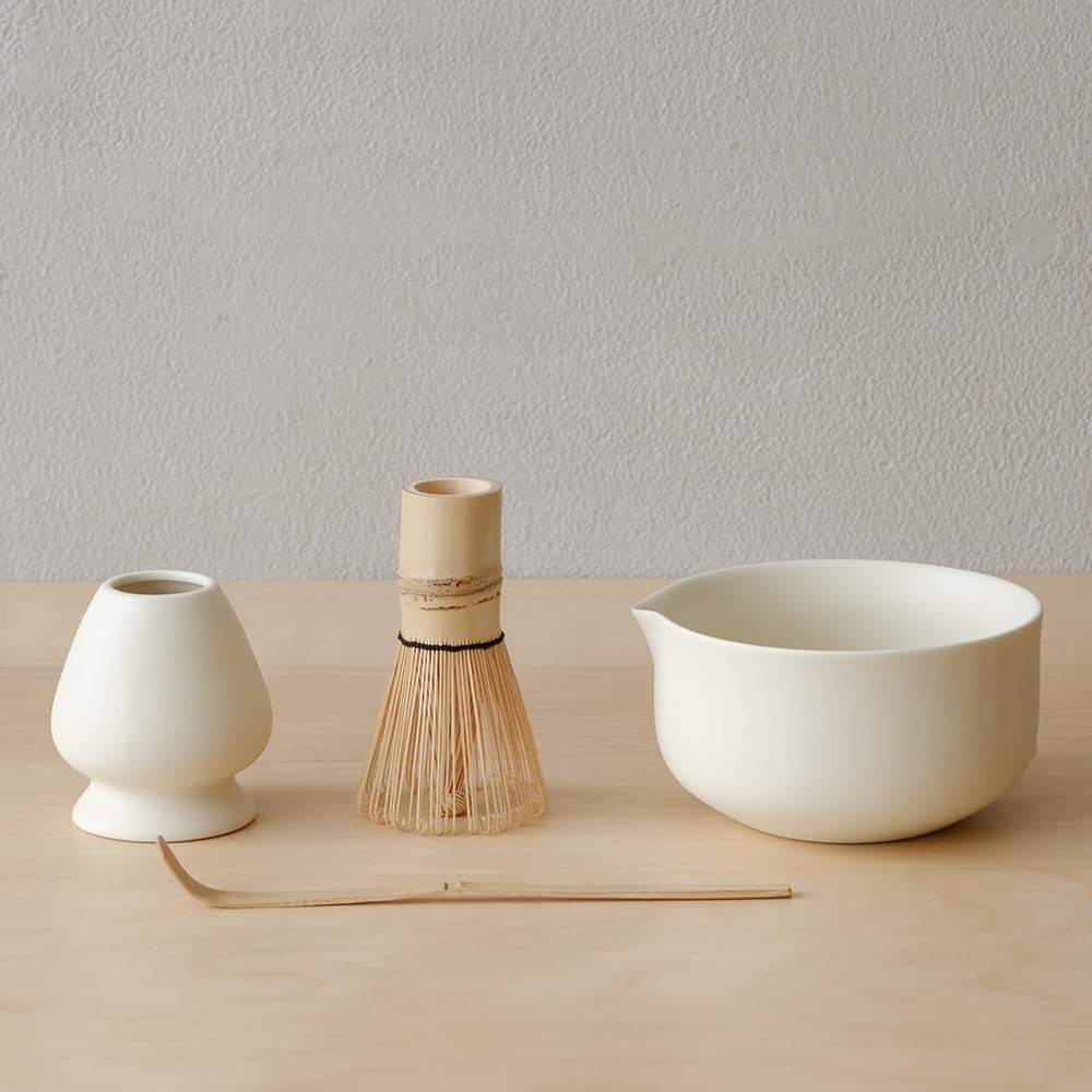 WENSHUO Matcha Whisk Set, Ceramic Matcha Bowl with Spout, Crème,5-Pc | Matcha kit includes 14 oz bowl, 100-prong bamboo whisk, holder, and scoop.Low walls and wide bowl make whisking easy