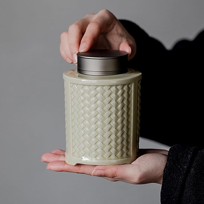 ELEFOCUS Storage Jars Ceramic Loose Tea Tin Storage Caddy Canister Container Tins Jar with Airtight Double Lids, 550ML Buffets