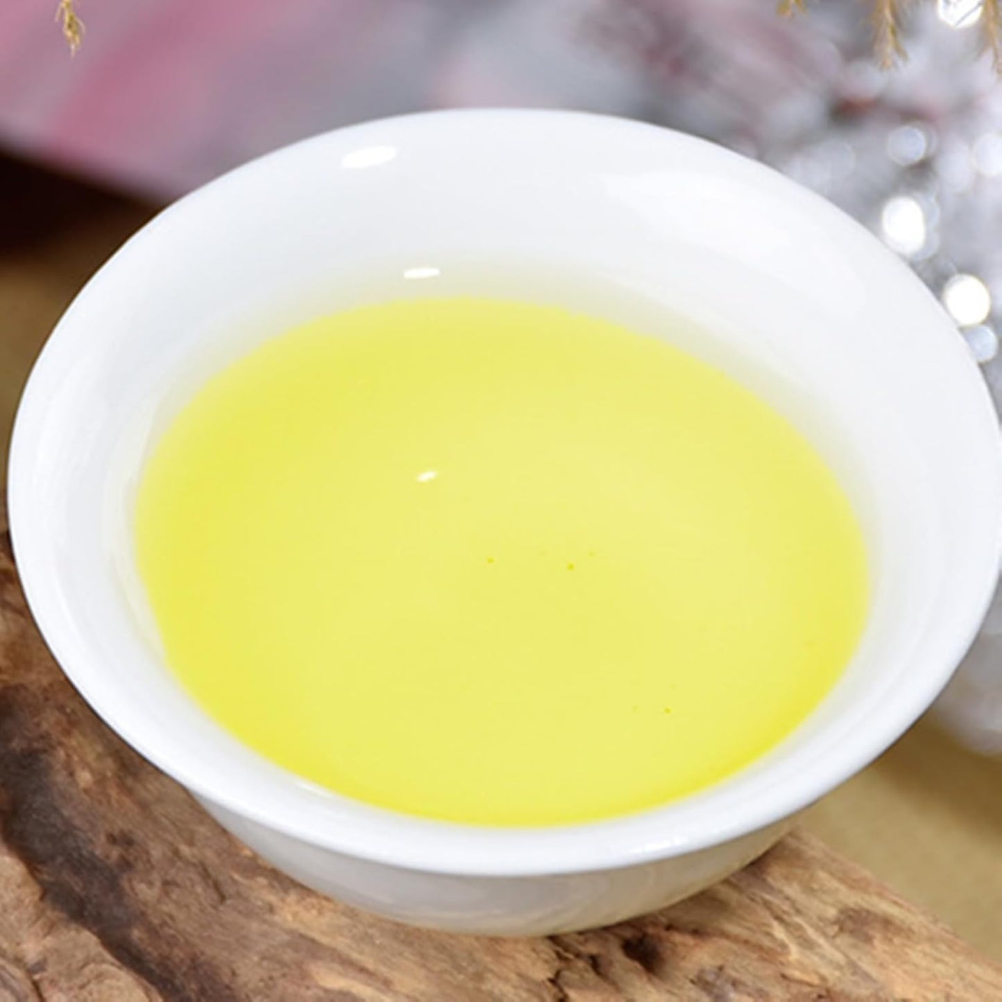 East Naturhus Tie Guan Yin Oolong Tea Loose Leaf – Premium Chinese Anxi Tea, Fragrant Floral Aroma, Smooth &amp; Refreshing Flavor – Natural Oolong Tea from Fujian, China 铁观音乌龙茶 (750g (26.4oz))