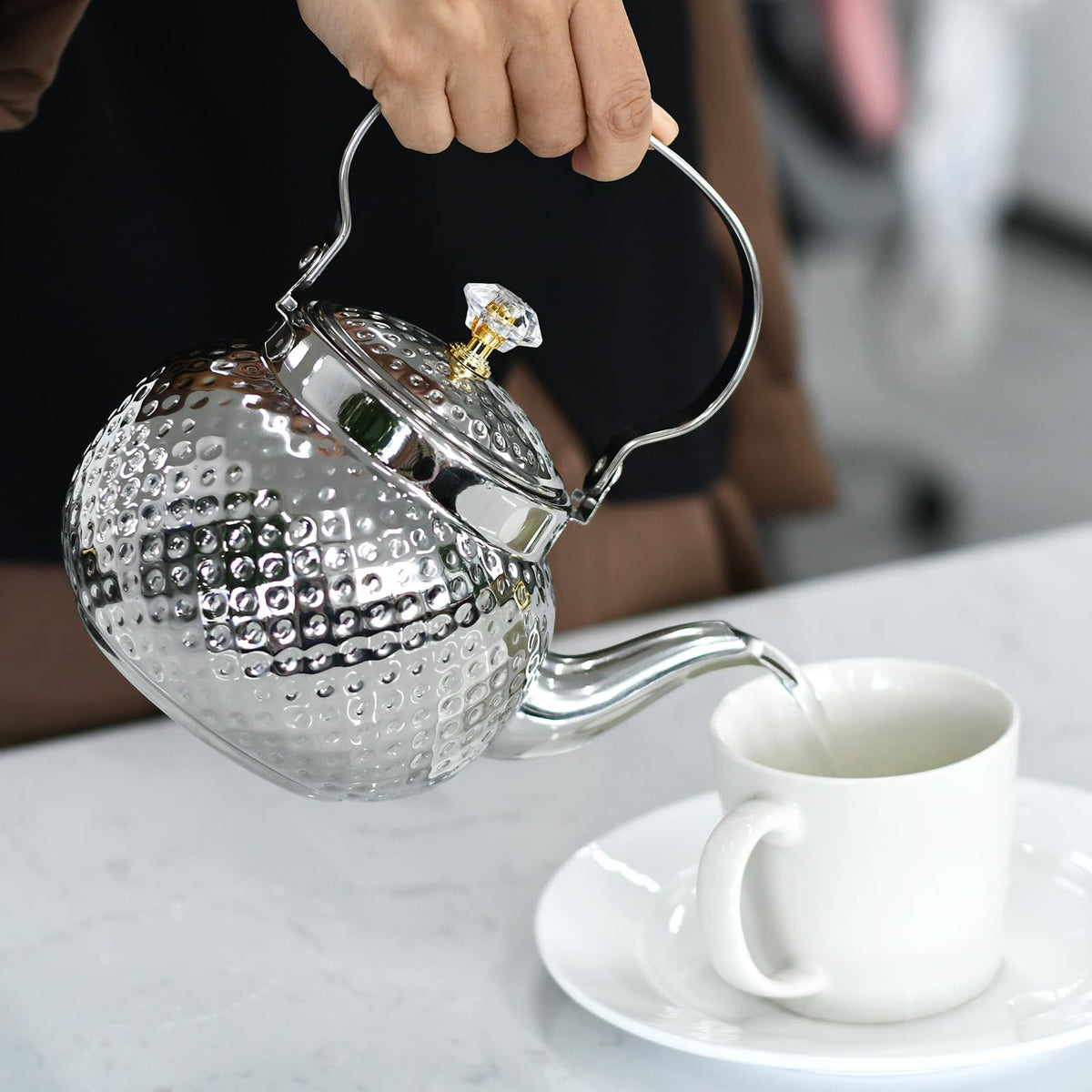 BSDLZCH 1.2L Hammered Tea Kettle Stovetop, Silver Tea Pot with Strainer for Stove