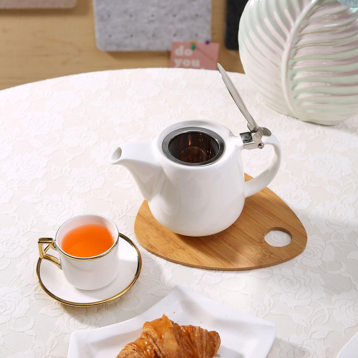 Auxmeware - Ceramic Teapot With Stainless Steel Infuser, Heat Resistant, Perfect Tea Maker, White, 500ml/17oz