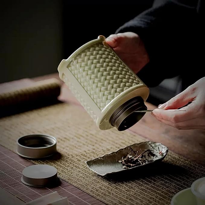 ELEFOCUS Storage Jars Ceramic Loose Tea Tin Storage Caddy Canister Container Tins Jar with Airtight Double Lids, 550ML Buffets