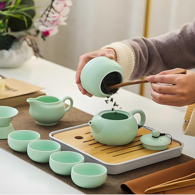 Portable Chinese Gongfu Tea Set - Handcrafted Ceramic Tea Set for Chinese/Japanese Tea Ceremony, Complete with Teapot & 4 Cups