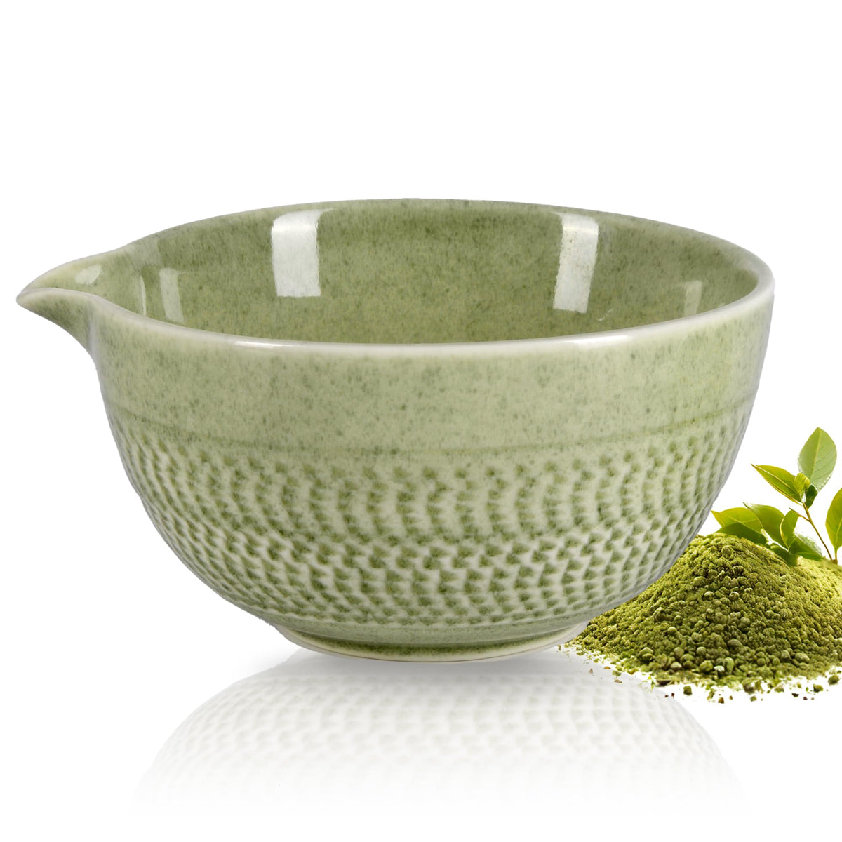 CAMATET Matcha Bowl with Spout, 500 ml/18 oz Ceramic Matcha Mixing Bowl, Japanese Ceremonial Matcha Chawan for Matcha