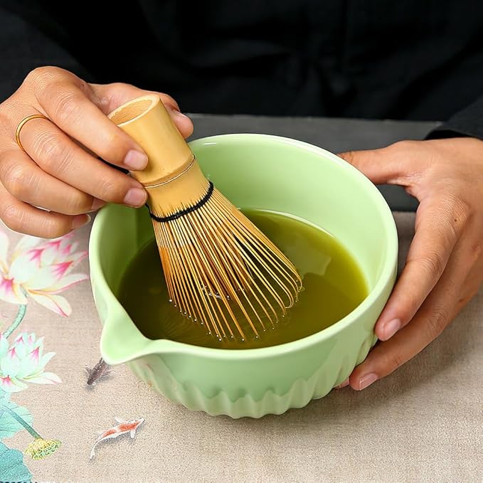 zhtywhgiTraditional ceramic spouted matcha bowl, green matcha set, 21.98 oz, perfect for matcha lovers