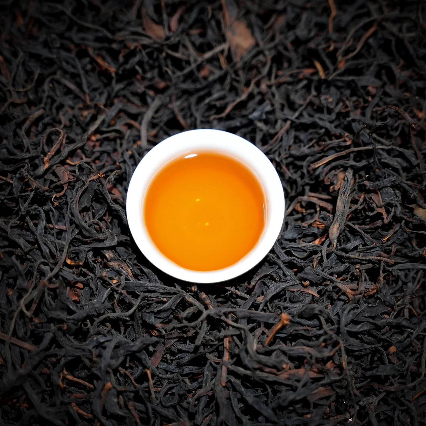 LIUXIA CHA Yunnan Black Tea (Dian Hong), Ancient Tree Chinese Loose Leaf Tea, Spring Harvest, Honey and Malt Aroma, Low Caffeine, 12 Individually Sealed 8g Pouches, 3.4 oz