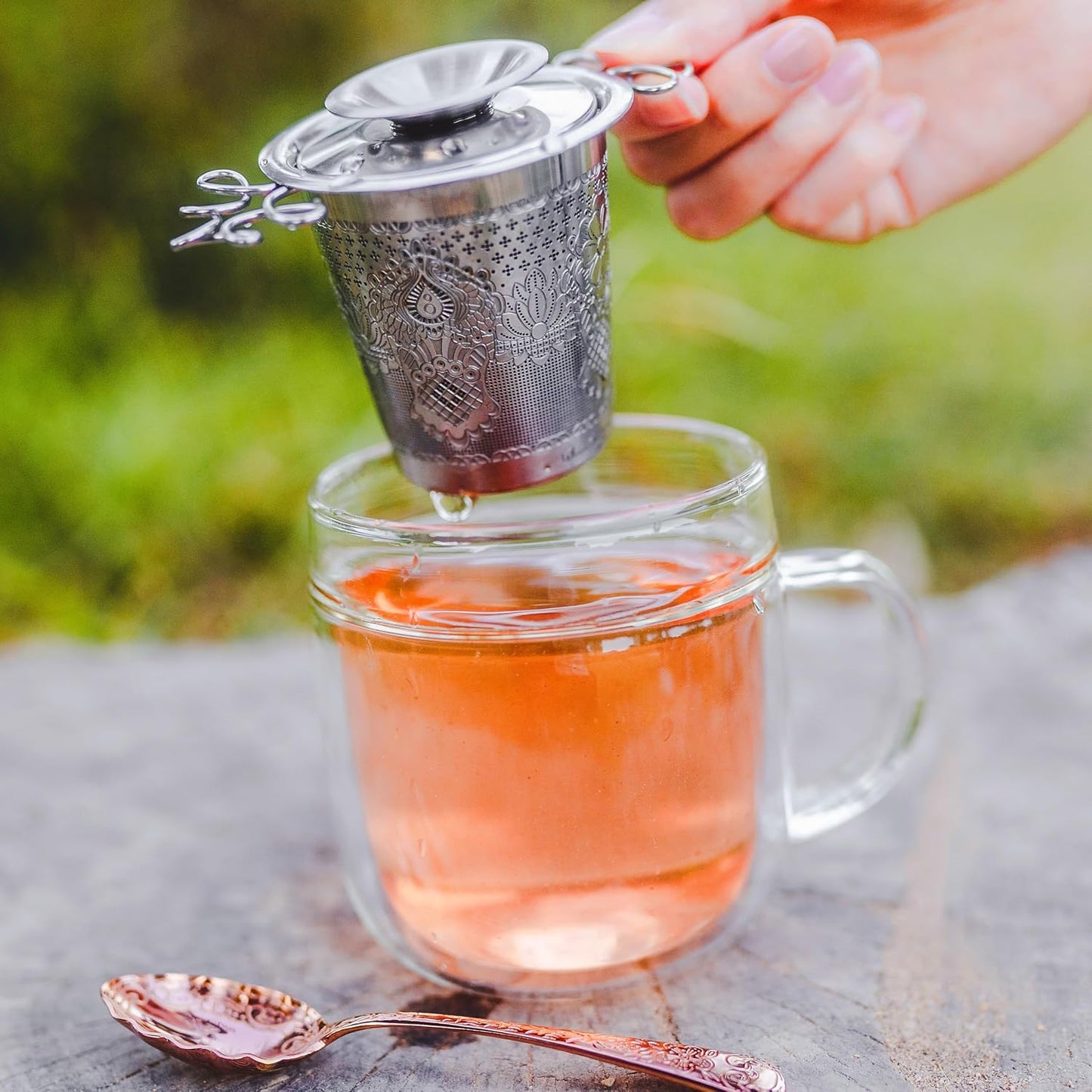 Luxury Tea Strainer Basket Gift Set - Gold Plated Infuser with Engraved Floral Motifs, Crystal Accent Chain for Loose Leaf Tea, Fine Mesh Filter &amp; Ergonomic Handle