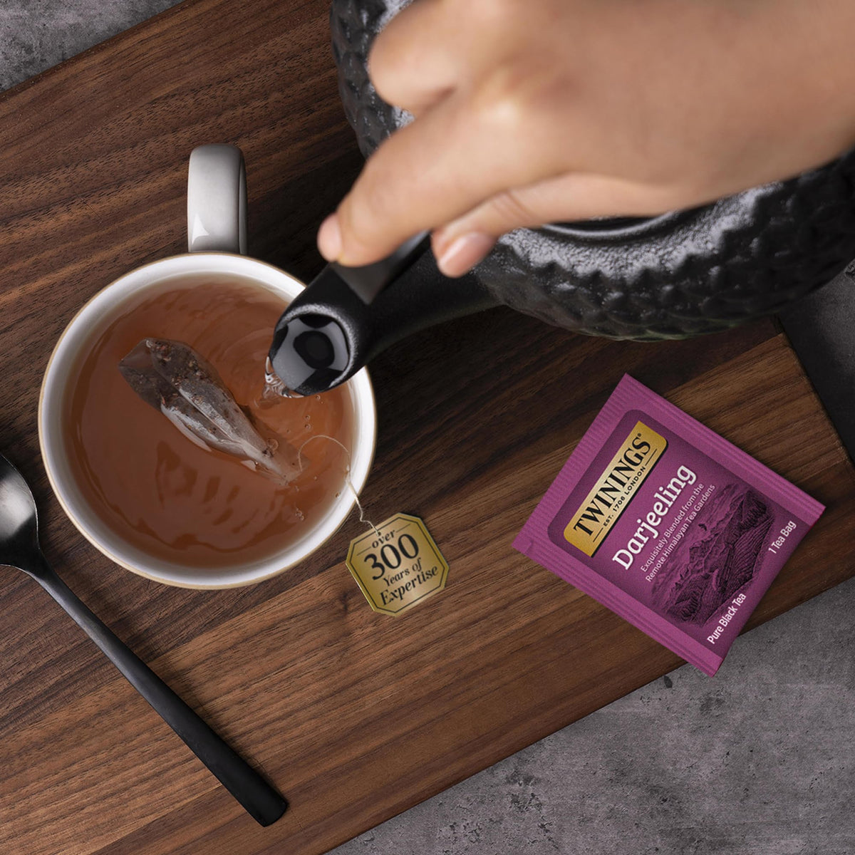 Twinings Darjeeling Tea - A Delicate, Dry Black Tea, Sophisticated Coffee Alternative with Less Caffeine, Individually