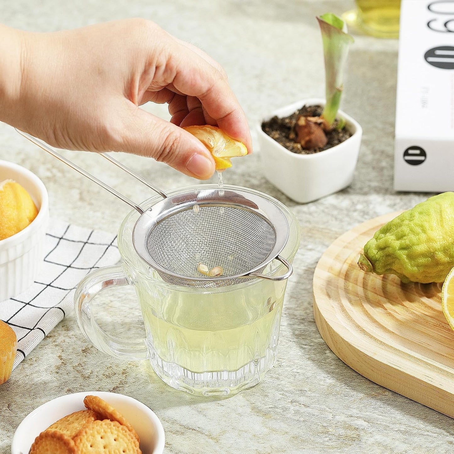 Fine Mesh Strainers for Kitchen, COKUMA Stainless Steel Metal Hand Small Mini Sieve Strainer, Cocktail Strainer Tea Coffee Juice Strainer，Food Strainer with Handlle (3.35inch, Silver)