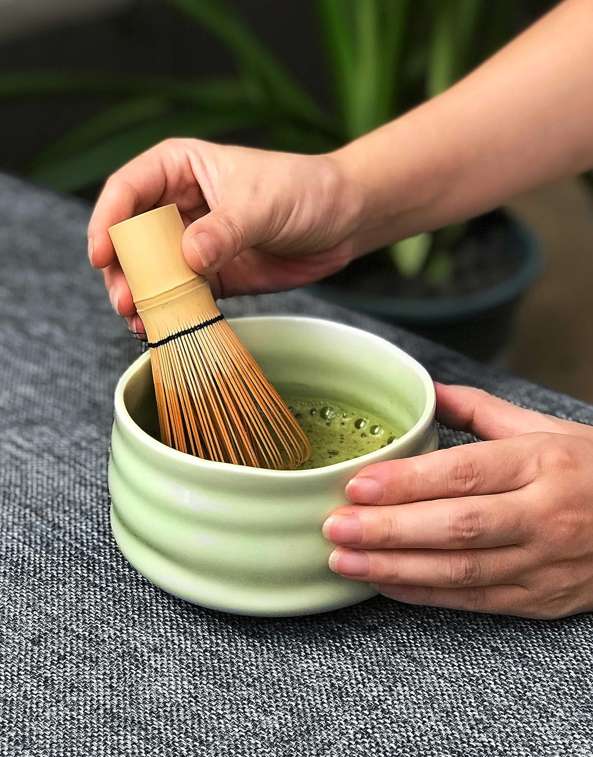 AIYICIII Japanese Ceramic Matcha Bowl Handmade Chawan 500ml (Matcha Green) | Handmade ceramic with smooth glaze, traditional chawan shape, ideal for matcha ceremony, tea rituals and daily use