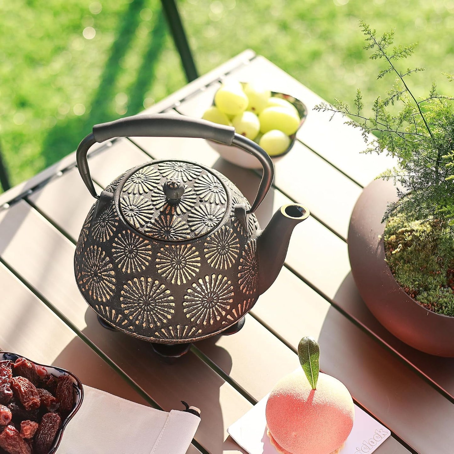 Cast Iron Teapot, 40oz Tea Kettle with Infuser for Stove Top, Sakura Design Japanese Tea Pot for Tea&amp;Coffee Coated with Enameled Interior, Silicone Handle 1200ml black